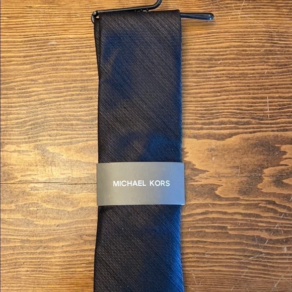 Michael Kors Tie - Picture 3 of 5